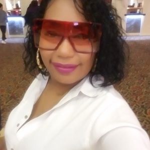 Meet your Posher, Kenyatta